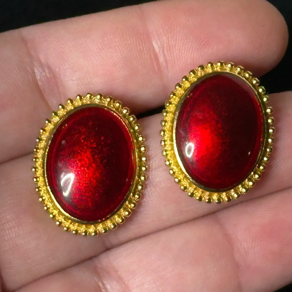 TRIFARI • Vintage Red Enamel & Gold Clip-on Signed Estate Earrings | GVC